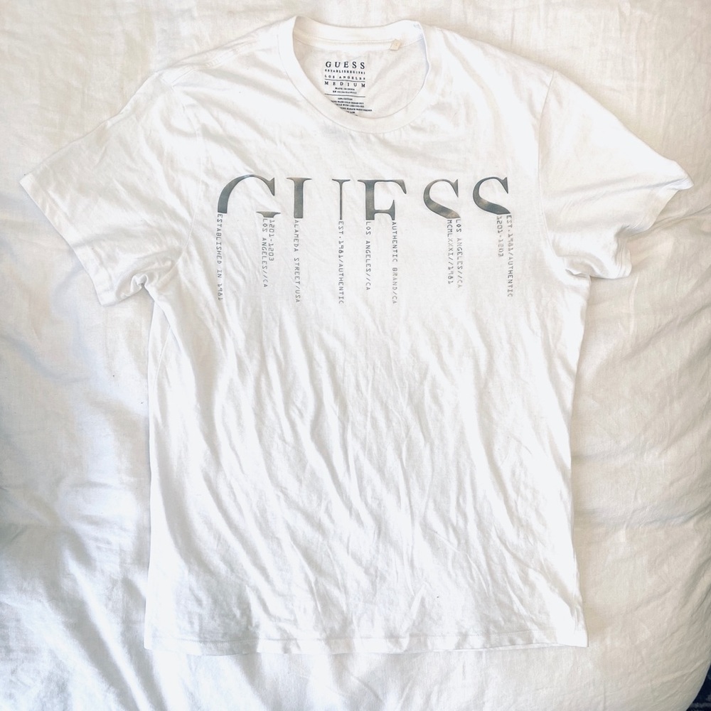 Guess graphic T-shirt